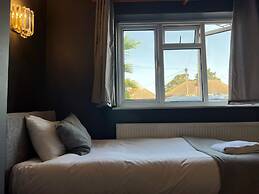 Airport Garden Rooms