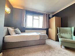 Airport Garden Rooms