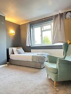 Airport Garden Rooms