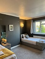 Airport Garden Rooms