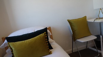 Airport Garden Rooms