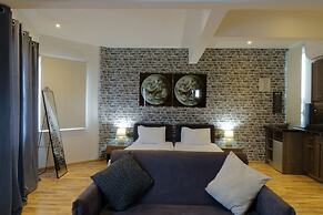 The Athens Version Luxury Suites