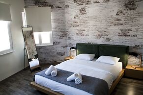 The Athens Version Luxury Suites