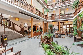 Dali Yanqingshanju Inn