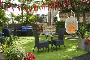 The Wind Resort - Tropical Hillside Escape