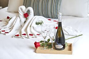 The Wind Resort - Tropical Hillside Escape