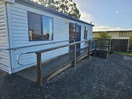 Snug Beach Cabin And Caravan Park