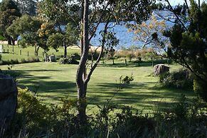 Snug Beach Cabin And Caravan Park