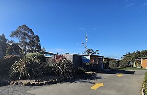 Snug Beach Cabin And Caravan Park
