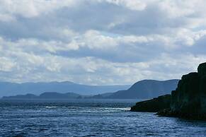 Snug Beach Cabin And Caravan Park