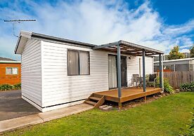 Snug Beach Cabin And Caravan Park