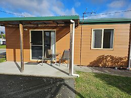 Snug Beach Cabin And Caravan Park