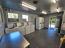 Snug Beach Cabin And Caravan Park