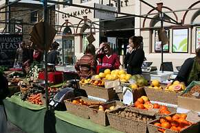 Snug Beach Cabin And Caravan Park