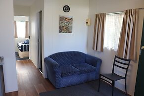 Snug Beach Cabin And Caravan Park