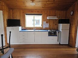 Snug Beach Cabin And Caravan Park