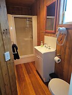 Snug Beach Cabin And Caravan Park