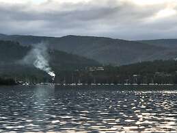 Snug Beach Cabin And Caravan Park