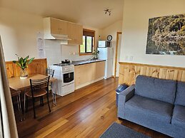 Snug Beach Cabin And Caravan Park