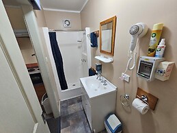 Snug Beach Cabin And Caravan Park