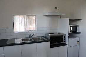 Snug Beach Cabin And Caravan Park