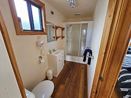 Snug Beach Cabin And Caravan Park