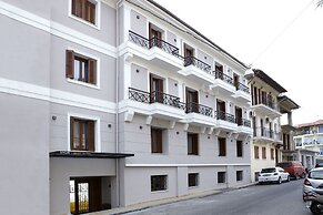 Apollon Library Suites