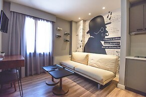 Apollon Library Suites