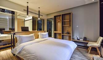 City Inn OCT Loft Branch