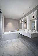 City Inn OCT Loft Branch