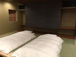 Hananobou Kinkakuji-michi