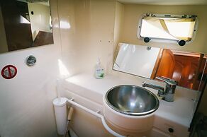 Sheliak boat and breakfast