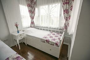 Aisem By Hire Alacati