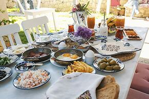 Aisem By Hire Alacati