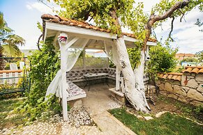 Aisem By Hire Alacati