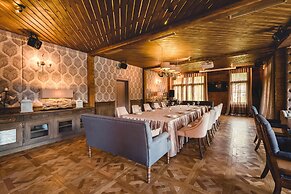 Eco-hotel Izumrudniy les