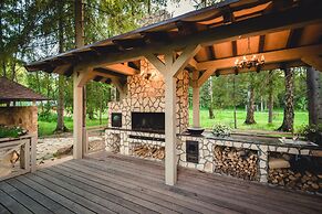 Eco-hotel Izumrudniy les