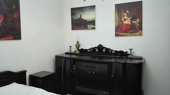 Lili's House