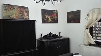 Lili's House