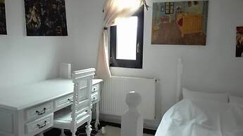 Lili's House