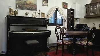 Lili's House