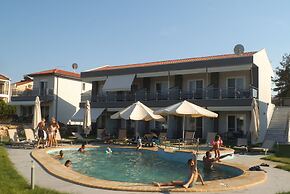 Finikas Garden Beach Resort Nikiti