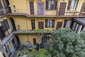 notaMi -  Titty House Crocetta