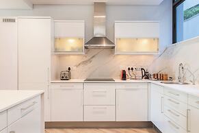 Mountain Marina Luxury Apartments