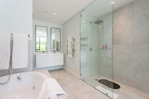 Mountain Marina Luxury Apartments