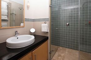 Mountain Marina Luxury Apartments