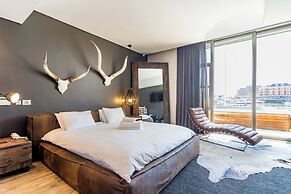 Mountain Marina Luxury Apartments