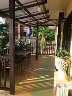 Suporn Lakeview Service APT & Homestay