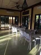 Suporn Lakeview Service APT & Homestay