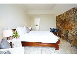 Live and Let Live Inn